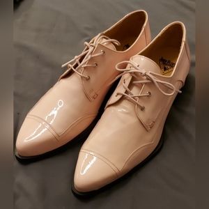 Fluevog Modvog Dandalos Ornate Derby Unisex size 9 baby pink patent leather